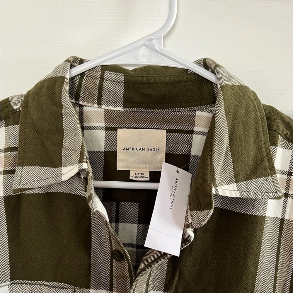 American Eagle Green and White Casual Button Down Shirt - Picture 5 of 7